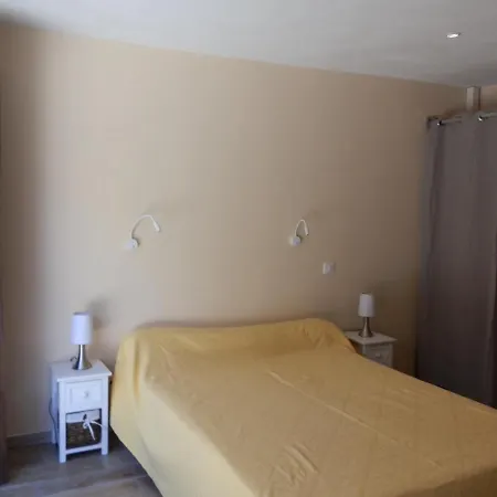 Pitchou,location Uniquement à La Semaine , Du Samedi 12h Au Samedi 10h * Cassis